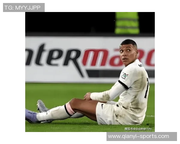 姆巴佩突入禁区遭对方侵犯却未获裁判判罚引发争议